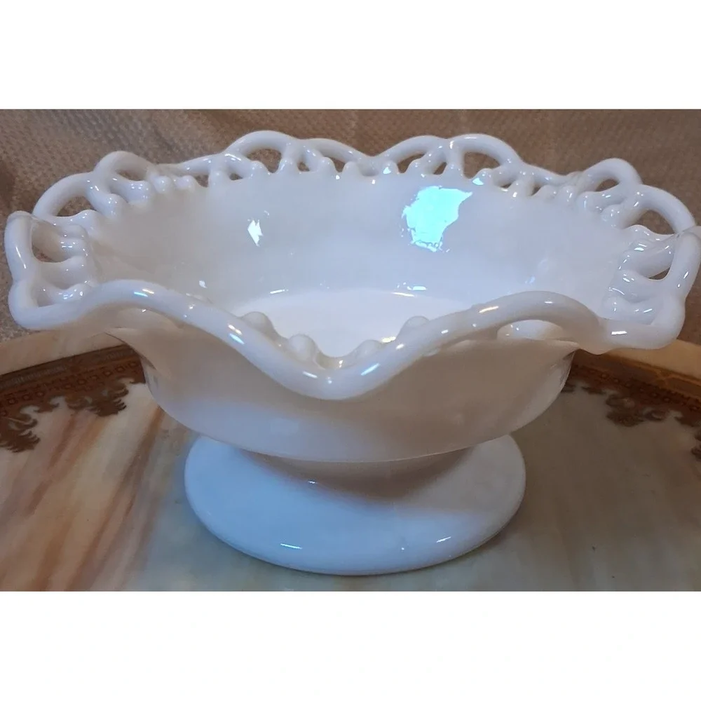 Vintage Milk Glass Old Quilt Lace Edge Pedestal Bowl Compote White